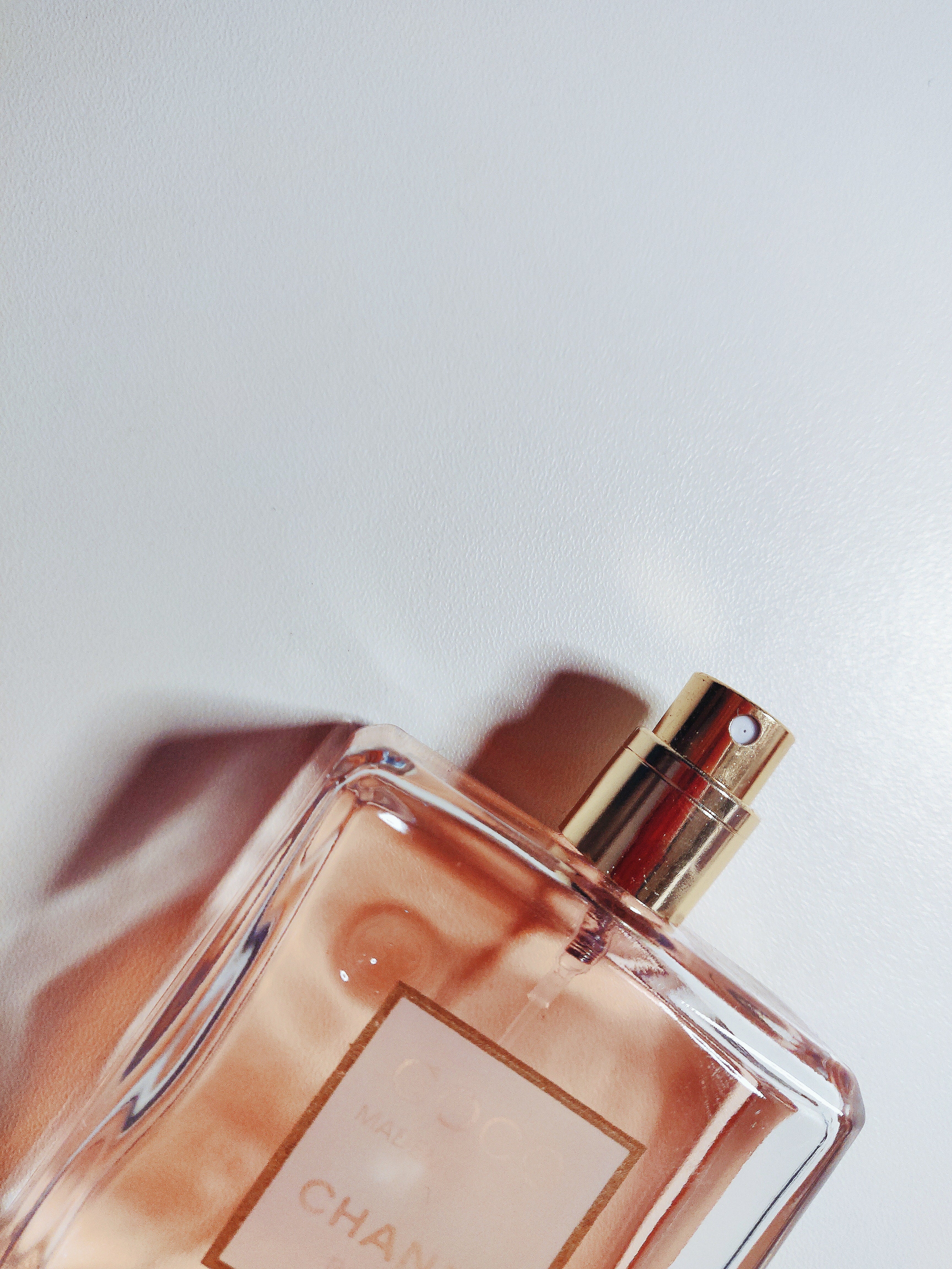 Las 5 Mejores Formas de Cuidar y Mantener Tu Perfume en Perfecto Estado.